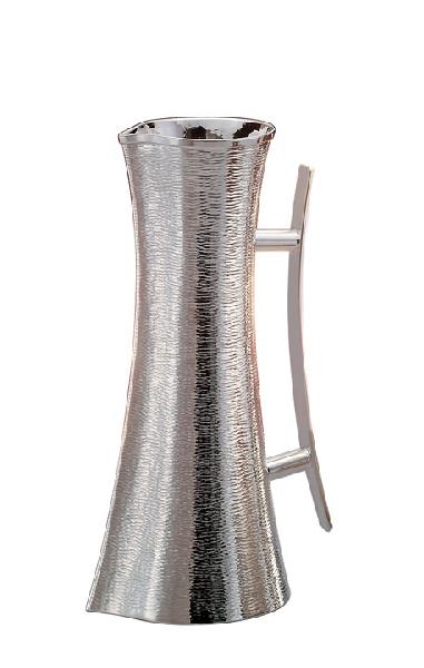 Silver plated long pitcher - Broc argenté allongé 10cm H.30cm                                                           