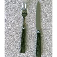 Square noir: 12 knifes, 12 forks, 12 spoons (big), 12 knifes, 12 forks, 12 spoons (dessert), 12 tea spoons- 84pcs       
